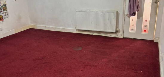 Room to rent in Church Street, Manchester M30