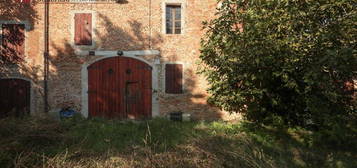 Rustico e casale in vendita in via Fratelli Conti