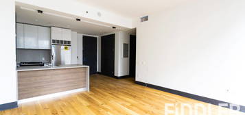 42-22 27th St #904, Long Island City, NY 11101