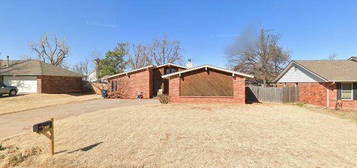 623 N  Canadian Ter, Mustang, OK 73064