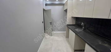 HALKALI MEYDANDA SATILIK 2+1 FERAH DAİRE