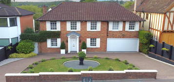 4 bed detached house for sale