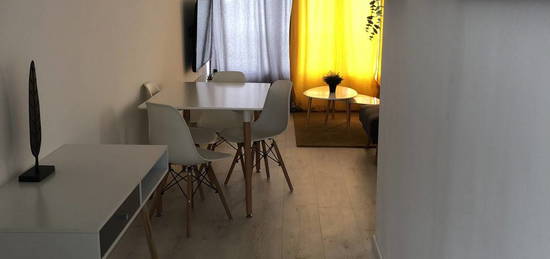 Appartement meublé  à louer, 5 pièces, 4 chambres, 92 m²