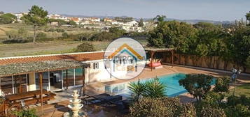 Quinta com Moradia T3 e Lote de Terreno sito em Terrugem, Sintra