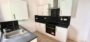 2 bed semi-detached house to rent