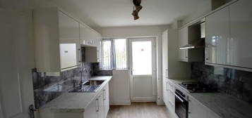 4 bed shared accommodation to rent