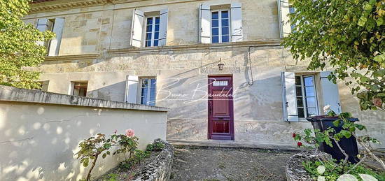 Maison 10 pièces 235 m²