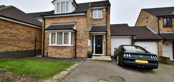 3 bedroom link detached house for sale