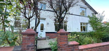 2 bed semi-detached house for sale