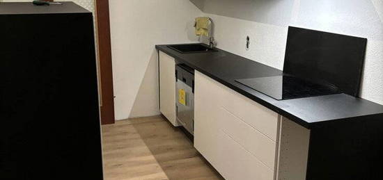 Neu renovierte 2,5 Zimmerwohnung in ruhiger Lage