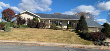 431 Croghan Dr, Carlisle, PA 17013