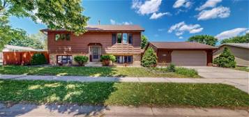 1317 43rd St NW, Rochester, MN 55901