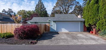 357 NE Hyde Cir, Hillsboro, OR 97124