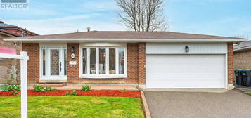 30 PLEASANTVIEW AVENUE, Brampton (Brampton West), Ontario