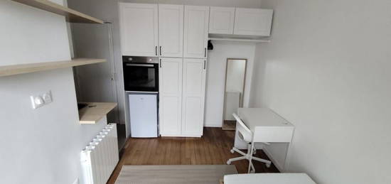 Studio / 16m² / Pierre et Marie Curie (Ligne 7)