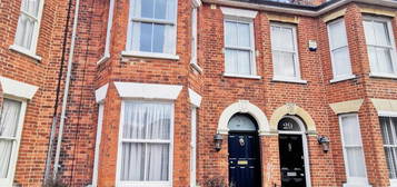 3 bedroom town house for sale