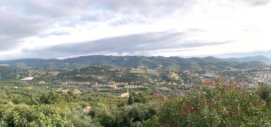 Bilocale Strada Civezza, Poggi, Imperia