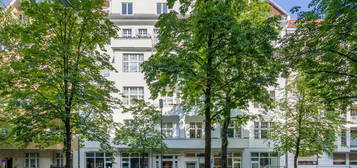 Attraktives Investment: Schöne 6-Zimmer-Altbauwohnung im Herzen von Schöneberg