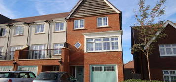 6 bedroom terraced house to rent