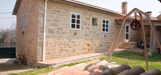 Alquiler de  Casa de pueblo en  Lugar Baiuca, 17