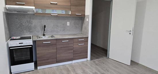 Pronájem byty, 40 m2, VarnsdorfHusova