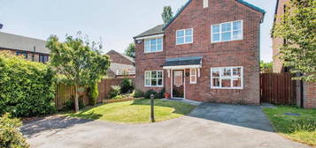 5 bedroom detached house