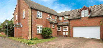 5 bedroom detached house to rent