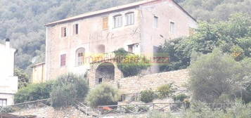 Pontedassio fraz. Villa Guardi ampio alloggio