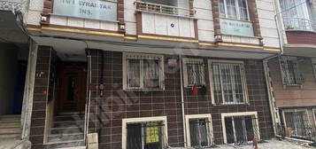 Sultaniye Mahallesi'nde kiralık 2 + 1 bahçe katı