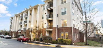 21191 McFadden Sq Unit 406, Sterling, VA 20165