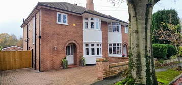 3 bedroom semi-detached house for sale