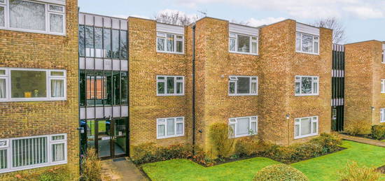 Triplex for sale in Ashley Road, Walton-On-Thames KT12