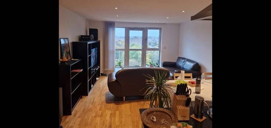 Flat to rent in Southgate Road, London N1