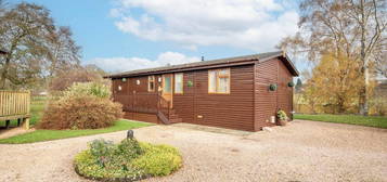 2 bedroom lodge for sale