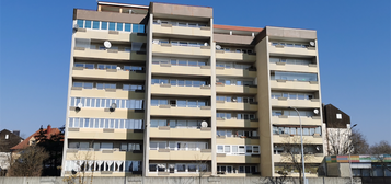 Stadtnahe Wohnung mit Garage und Aufzug.