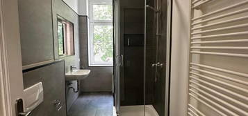 Schicke 5-Raumwohnung in Buckau, Tageslichtbad mit Dusche, neue Einbauküche