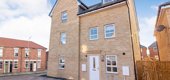 Town house to rent in Dandelion Drive, Cramlington, Newcastle Upon Tyne NE23