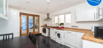 5 bedroom terraced house