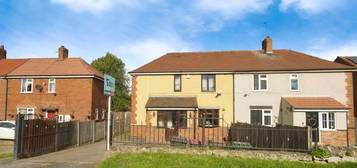 3 bed semi-detached house for sale