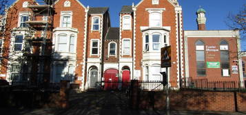 2 bed flat to rent