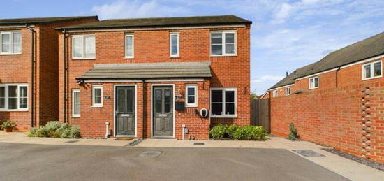 2 bedroom semi-detached house for sale