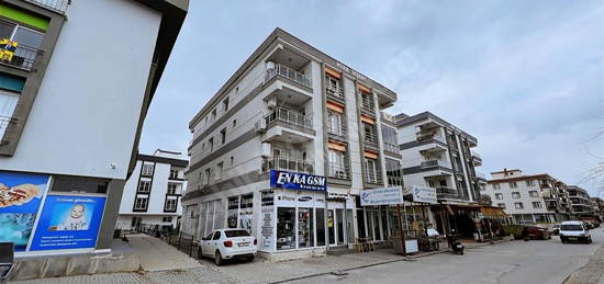 SEYREK MERKEZDE ARAKAT CAM BALKONLU 2+1 ACİL SATILIK DAİRE