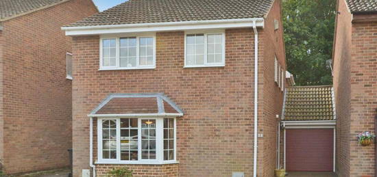 4 bedroom link detached house for sale