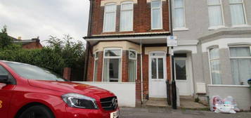 4 bedroom end of terrace house