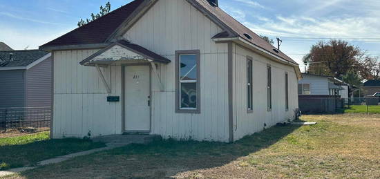 231 Platte St, Sterling, CO 80751