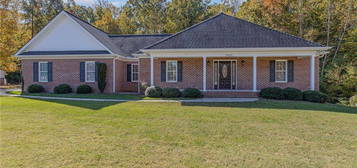 7557 Dubach Rd, Summerfield, NC 27358