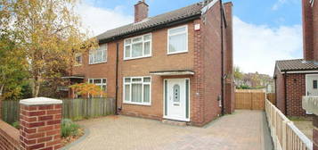 3 bedroom semi-detached house for sale