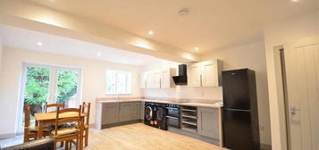 4 bedroom terraced house to rent