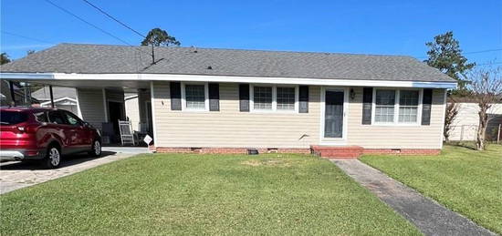 515 E 19th St, Lumberton, NC 28358