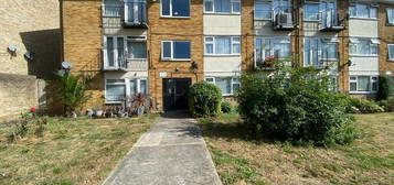 1 bedroom ground floor flat for sale